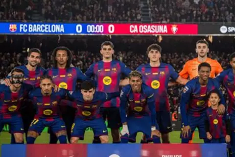 في ليلة رافينيا.. برشلونة يفوز على أوساسونا ويؤمن صدارة الدوري